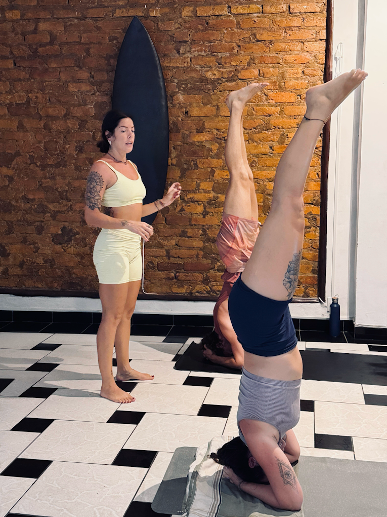 Rita triangle pose